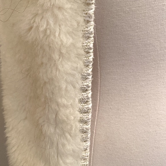 Max Studio Cream Faux Fur Ribbed Sweater Sleeveless Open Cardigan Size M - Picture 4 of 10